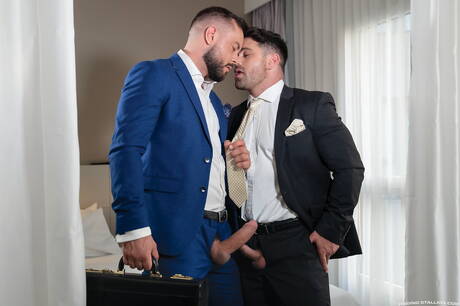 Der heiße amerikanische Bär Beau Butler und der reife portugiesische Bär Sir Peter bei einem heißen Arschfick