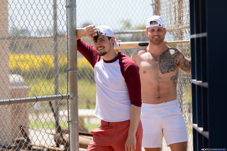 American muscular Blain Oconnor and strongman Collin Merp in hot homosexual scene outside