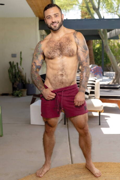 Mili amerykańscy chłopcy gorący niedźwiedź Alpha Wolfe i gorący niedźwiedź Drew Valentino w twardym seksie analnym na świeżym powietrzu