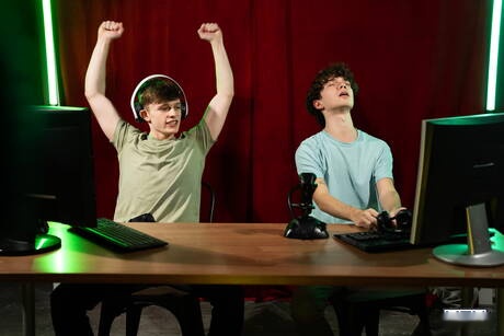 Pretty american guys beautiful boy Jake Preston and twink Sam Ledger have a hot couple sex