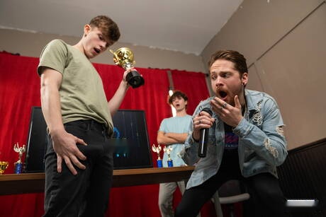 Pretty american guys beautiful boy Jake Preston and twink Sam Ledger have a hot couple sex