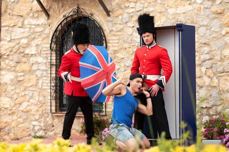 Men: Sensual boy Thomas Johnson and beautiful boy Cole sucking and screwing each other outdoor