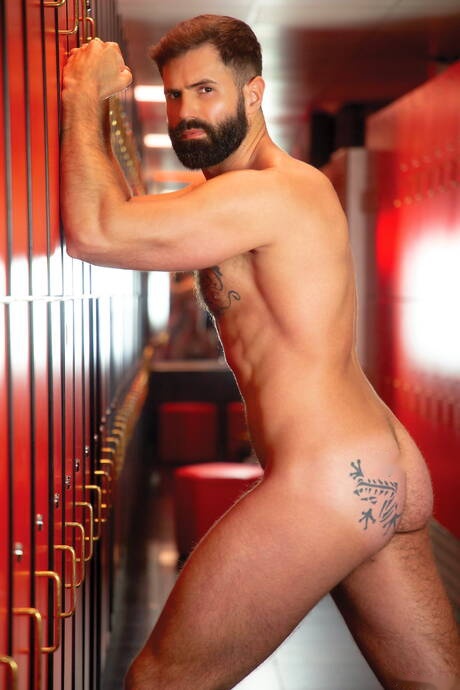 Spanish bear Dani Robles and black beefy Andre Donovan in black on white sex outdoor