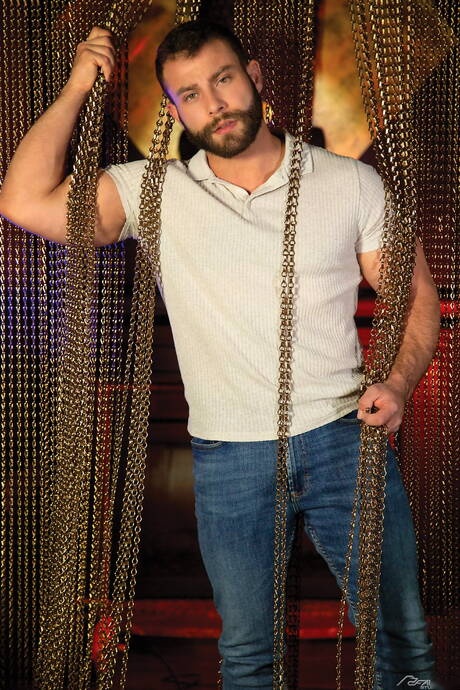 Der muskulöse Lateinamerikaner Bastian Karim und der muskulöse Spanier Diego Reyes haben heißen Paarsex