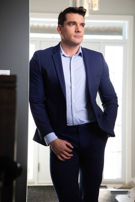 Men: Canadian husky guy Clark Delgaty and latin muscular Presley Scott in hot homosexual scene outside