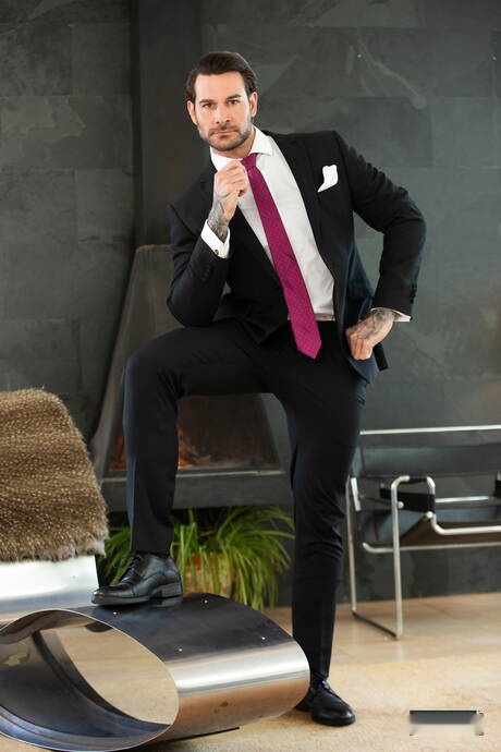 Spanish hunk Allen King and american bodybuilder Papi Kocic fuck after dick sucking