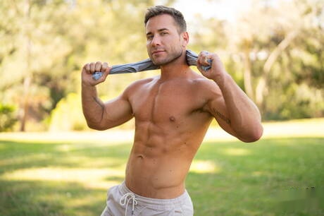 American bodybuilder Axel Rockham and  Sumner have a hot couple sex outside