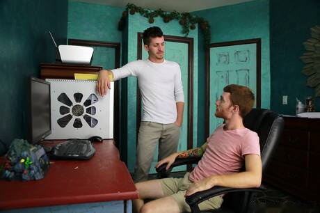 Hot american dudes hairy stud Seamus Oreilly and pretty boy Shawn Andrews fuck after blowjob