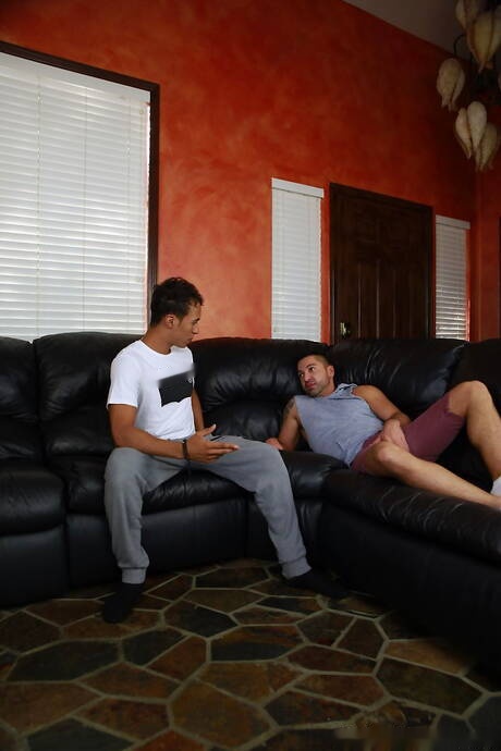 Latino hunky guy Santiago Figueroa and latin beefcake Dominic Pacifico have a hot couple scene