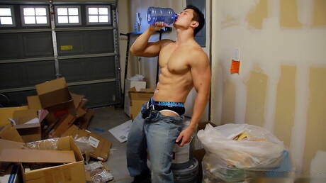 Oriental bull Peter Le having a pleasure