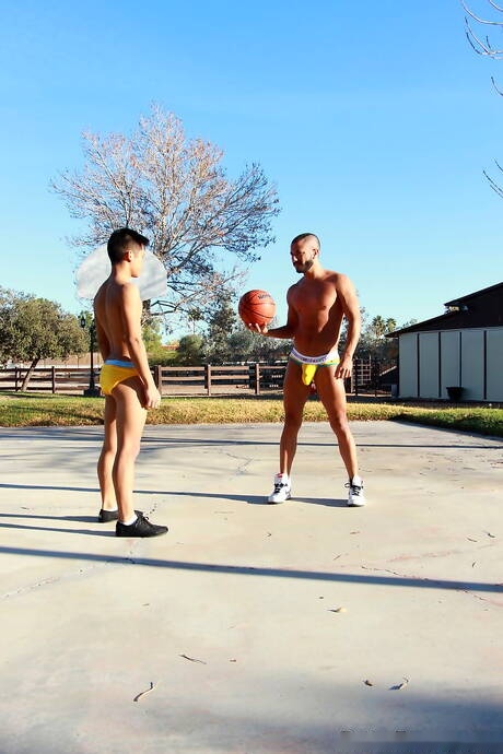 Muscular Robin and latin beefcake Mario Costa in hard anal sex outside