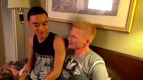 Oriental beefy Coda Filthy suck the cock