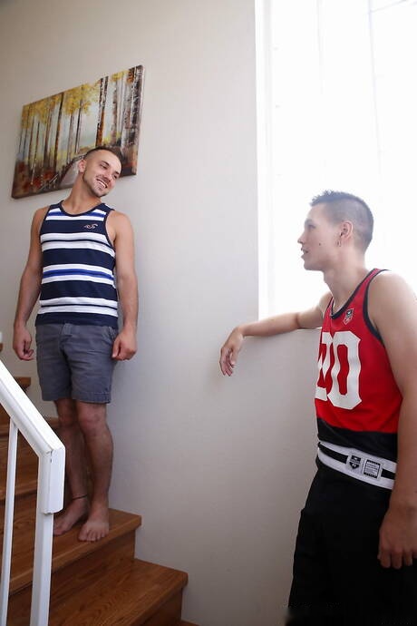 Oriental young dude Isaac Lin and romanian beefcake Aiden Woods in hard anal sex