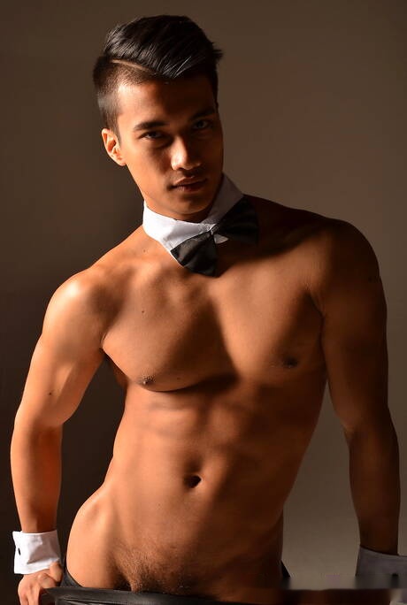 Peter Fever: Asian strong bull Ken Ott undressing and showing nice butt