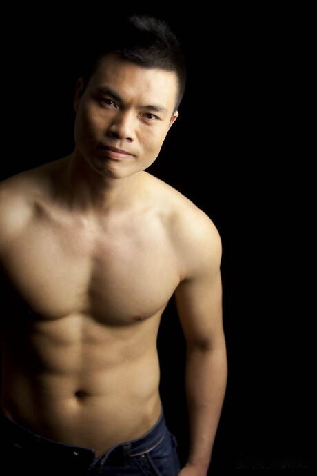 亞洲超帥哥 Ben 裸體擺造型