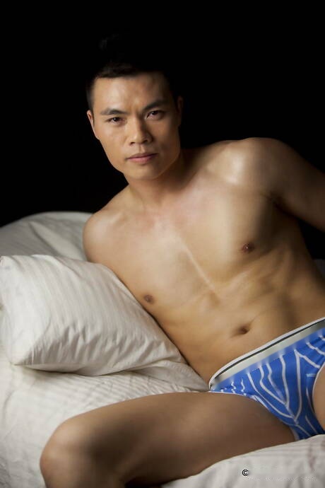 亞洲超帥哥 Ben 裸體擺造型