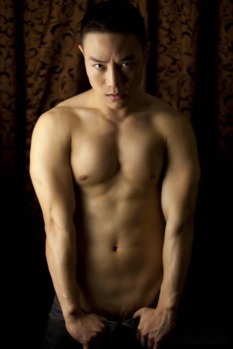 Oriental stud Andy Stroker get naked and showing nice butt