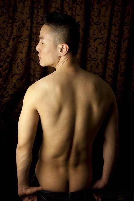 Oriental stud Andy Stroker get naked and showing nice butt