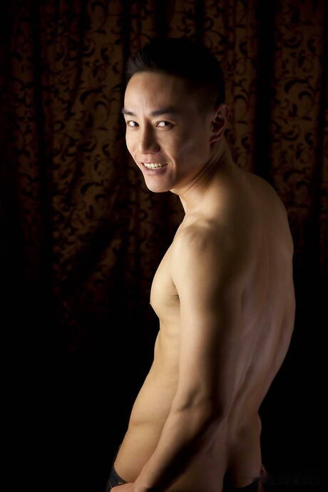 Oriental stud Andy Stroker get naked and showing nice butt