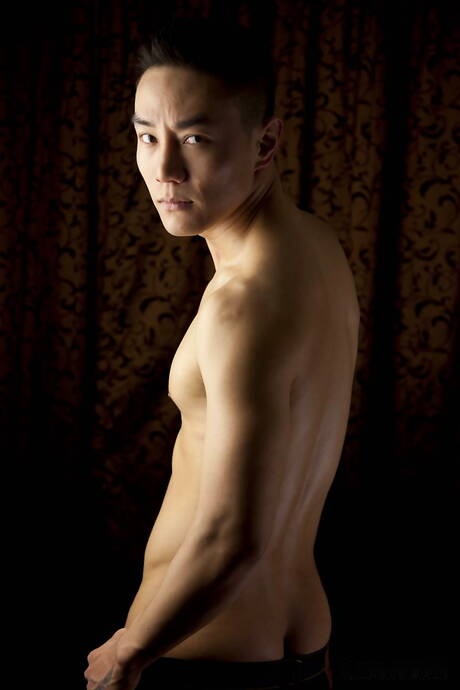 Oriental stud Andy Stroker get naked and showing nice butt