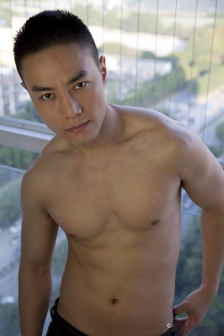 Asian well-built Andy Stroker shows a perfect body