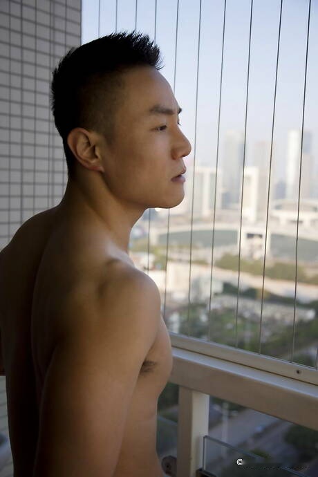 Asian well-built Andy Stroker shows a perfect body