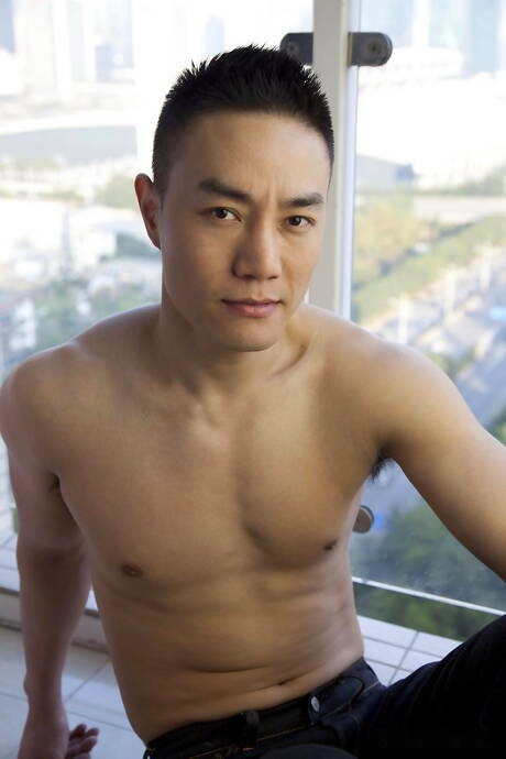 Asian well-built Andy Stroker shows a perfect body