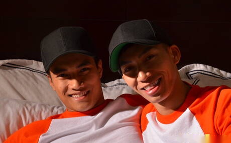 Hot american dudes superstud David Ace and bodybuilder Ken Ott fuck after blowjob outside