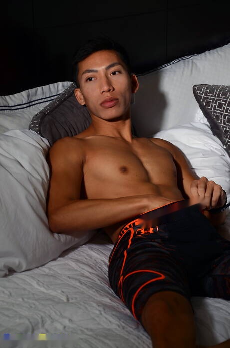 Hot american dudes superstud David Ace and bodybuilder Ken Ott fuck after blowjob outside