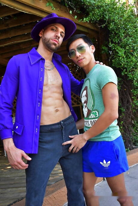 Famous americans, beefy David Ace and strongman Fx Rios have anal sex in the pool