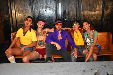 Alex, Ari Nucci, Jessie, FX, David in hot bang