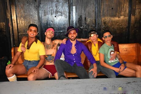 Peter Fever: Alex, Ari Nucci, Jessie, FX, David in hot bang