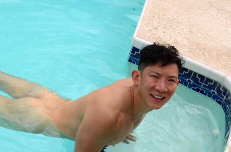 Oriental beefy Cody Hong and oriental muscular Ken Ott fuck ass after sucking dick at the pool