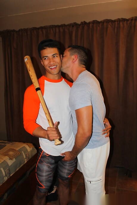 Brazilian tough guy Gabriel Dalessandro and asian bodybuilder Ken Ott in hot anal sex