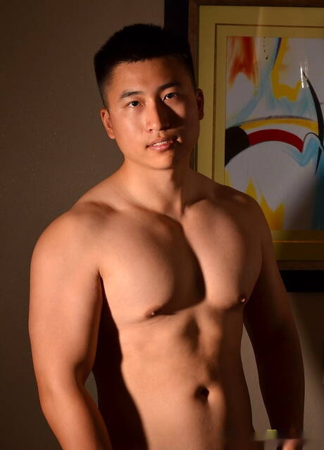 Peter Fever: Muscular Kai and brazilian tough guy Gabriel Dalessandro undressing and showing hot butt