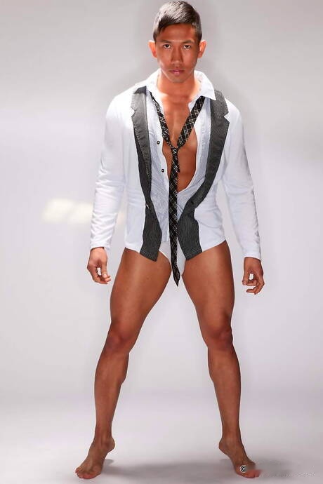 Oriental tough guy Jeffierce undressing and showing hot ass