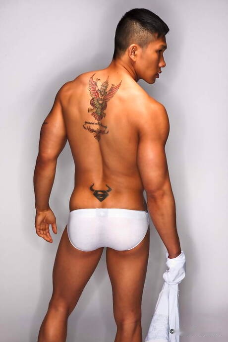 Oriental tough guy Jeffierce undressing and showing hot ass