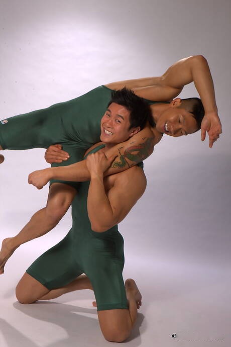 Oriental bull Peter Le and strongman Jeffierce shows a beautiful body