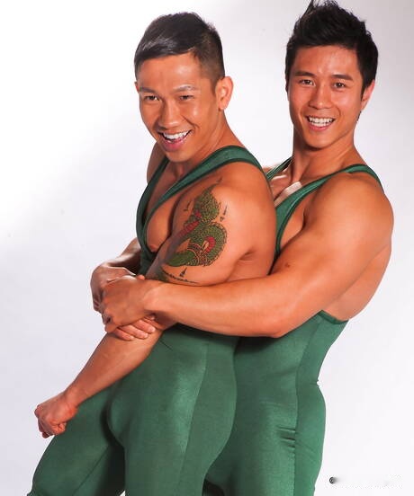 Oriental bull Peter Le and strongman Jeffierce shows a beautiful body
