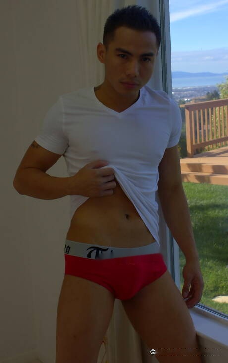 Oriental tough guy Jethro undressing and showing his ass