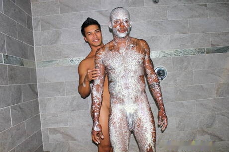 Sexy americans, husky guy Osiris Blade and bull Ken Ott in hot ass fuck action in hot shower