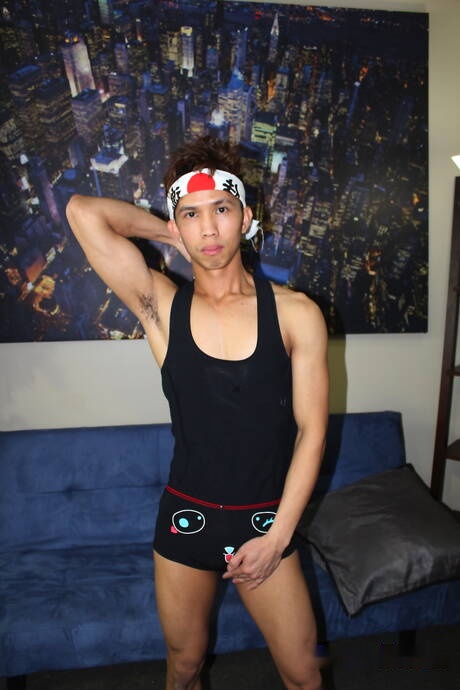 Pretty american guys hunk Osiris Blade and young Levy Foxx drilling an ass