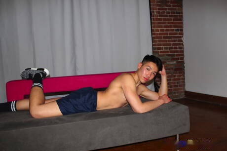 Oriental beefy Dylan Art Nguyen posing naked and showing tight ass