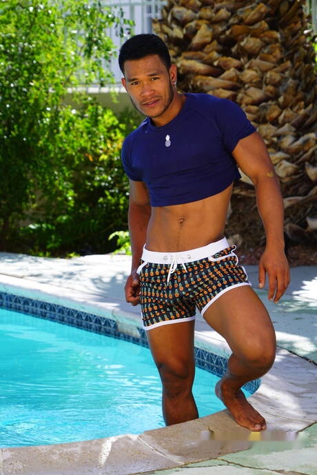 Asian bull Trevor Northman get naked and showing his ass at pool