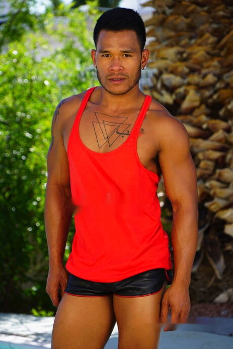 Asian bull Trevor Northman get naked and showing his ass at pool