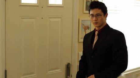 Oriental muscular Peter Le wanking outdoor