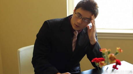 Oriental muscular Peter Le wanking outdoor