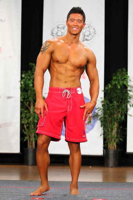 Oriental strong bull Peter Le undressing and showing hot ass