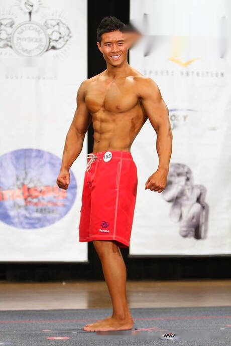 Oriental strong bull Peter Le undressing and showing hot ass