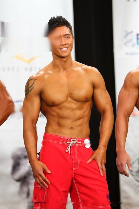 Oriental strong bull Peter Le undressing and showing hot ass